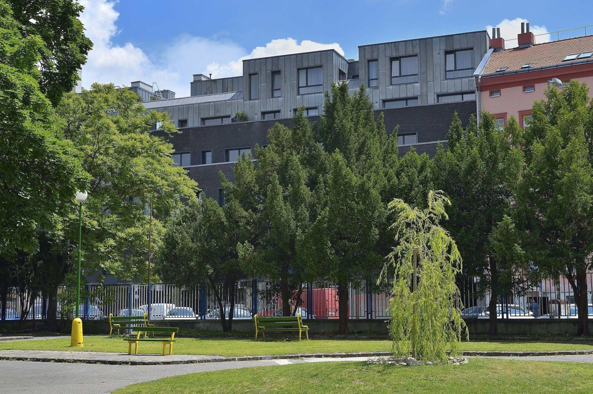 Ambiente Serviced Apartments - Dunajska Bratislava Ngoại thất bức ảnh