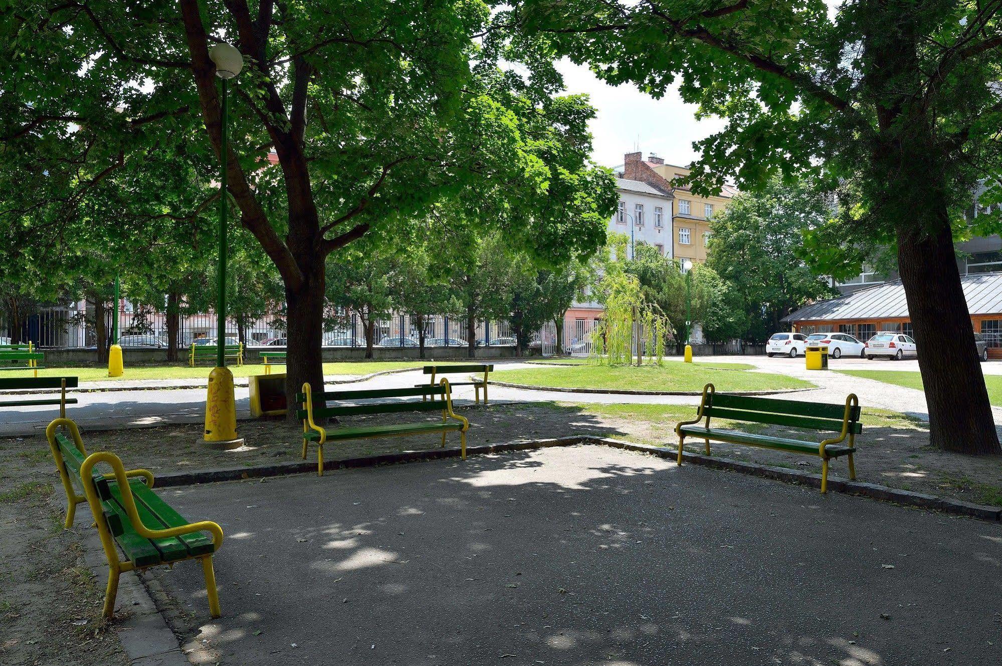 Ambiente Serviced Apartments - Dunajska Bratislava Ngoại thất bức ảnh