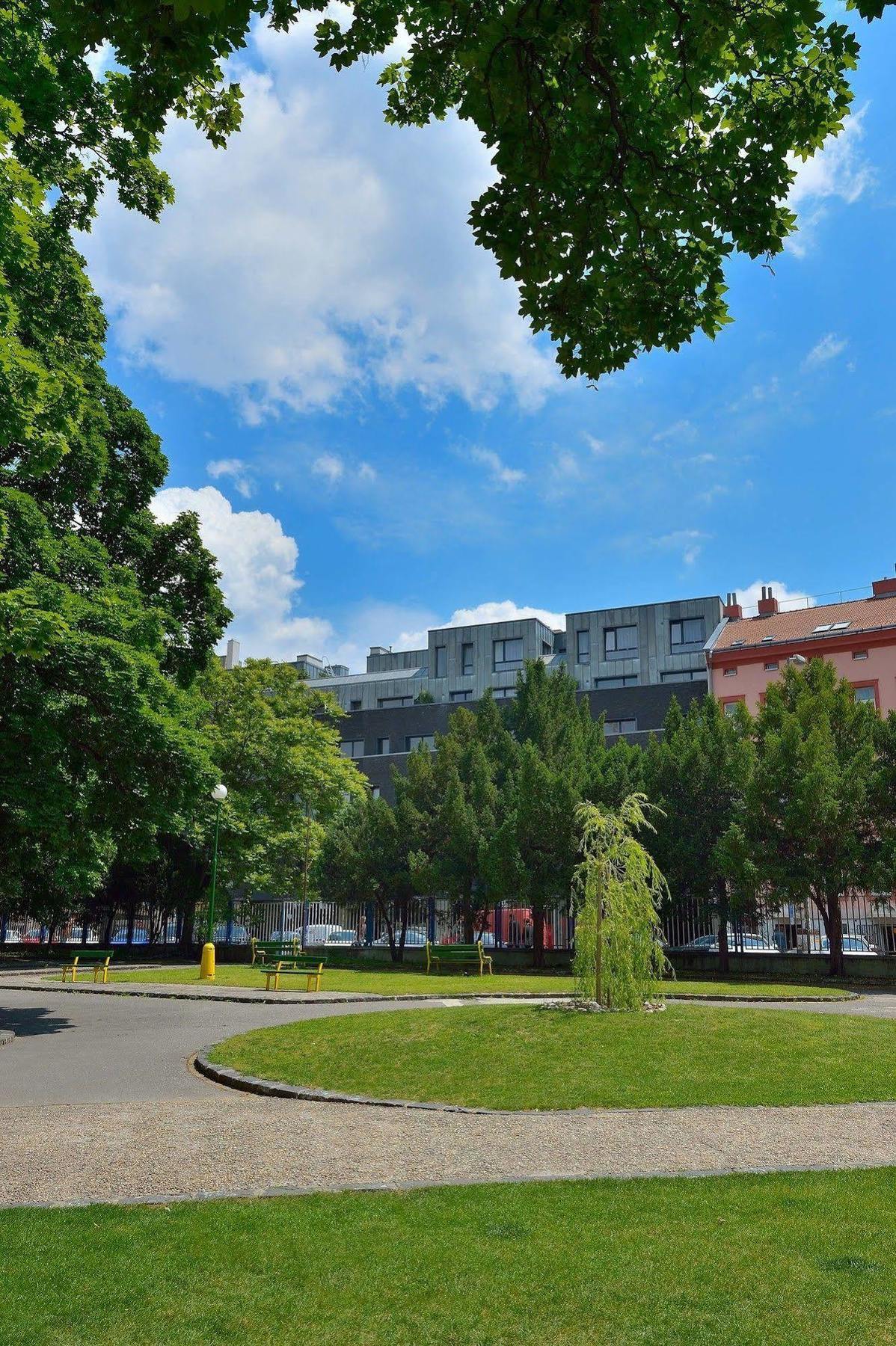 Ambiente Serviced Apartments - Dunajska Bratislava Ngoại thất bức ảnh