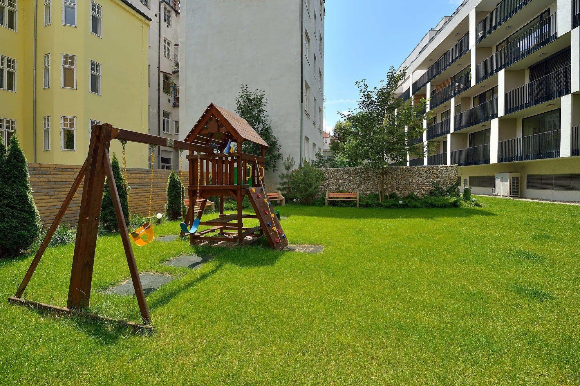 Ambiente Serviced Apartments - Dunajska Bratislava Ngoại thất bức ảnh