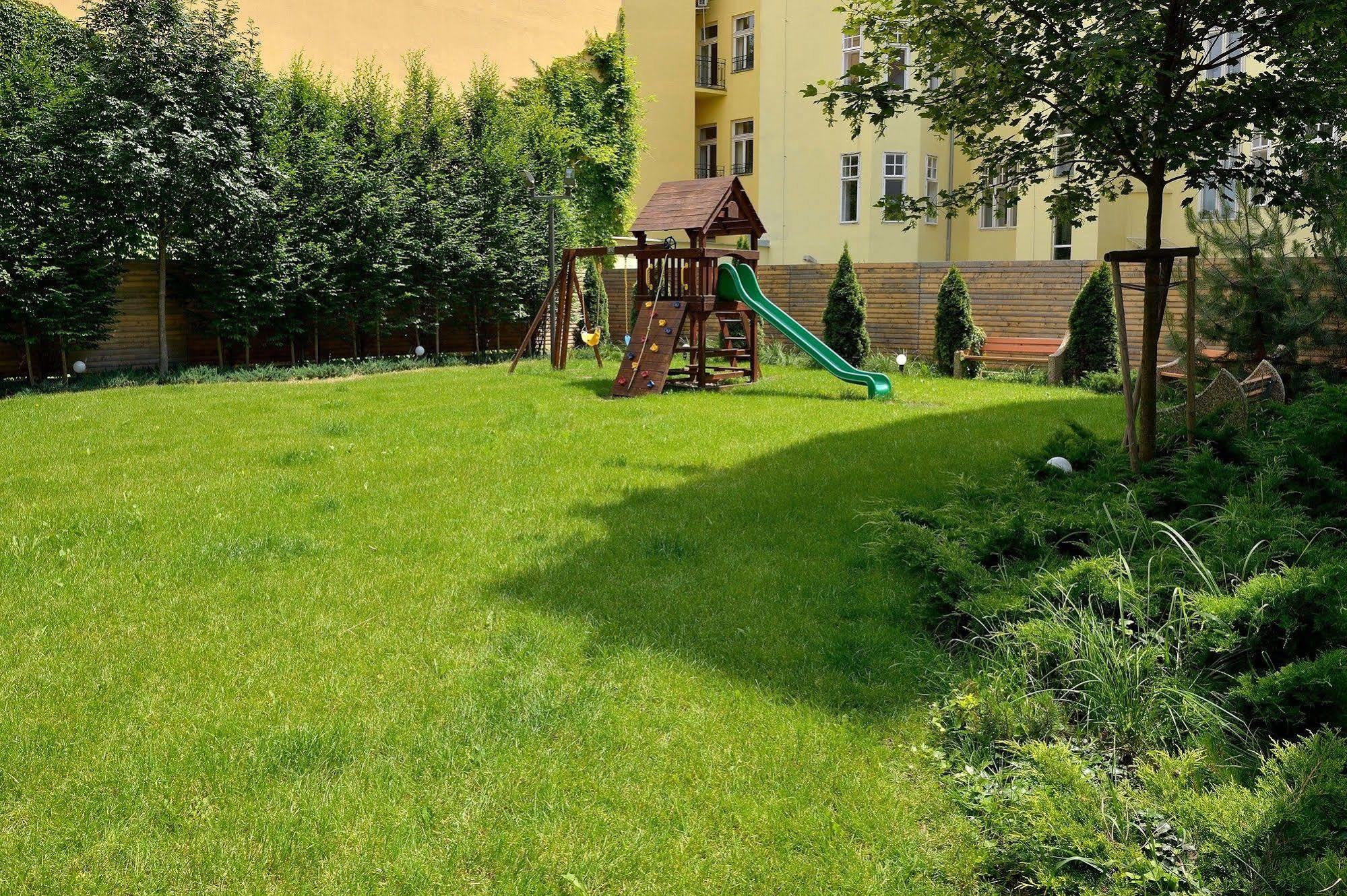 Ambiente Serviced Apartments - Dunajska Bratislava Ngoại thất bức ảnh